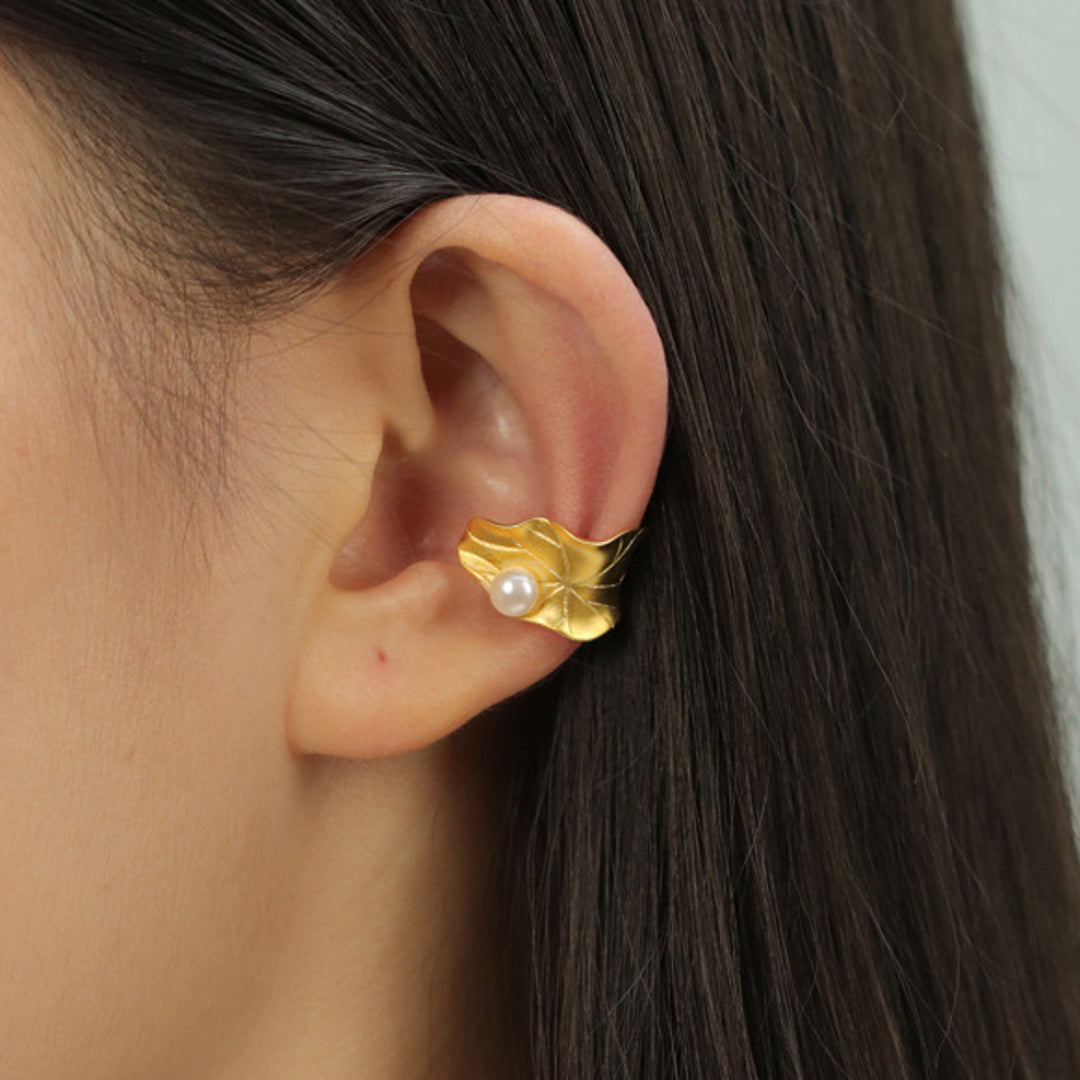 Ear-Cuff-Earrings-With-Lotus-Leaf-By-Yonandole_5
