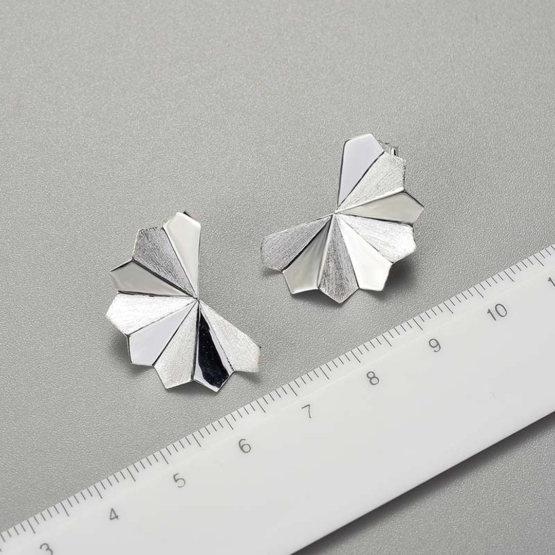 Earrings-With-Fold-Pattern-By-Yonandole_10