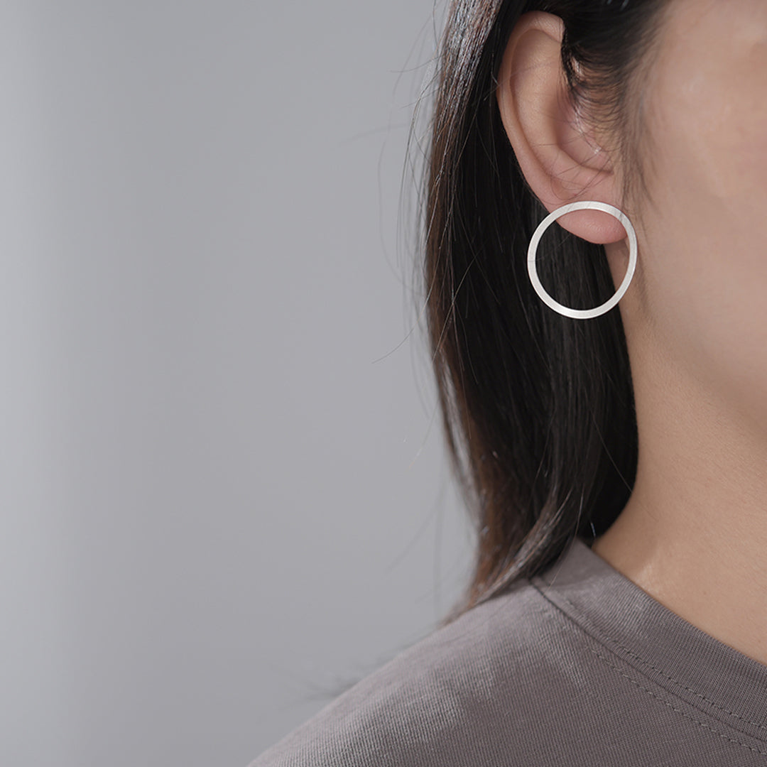 Earrings-With-Slightly-Wavy-Flat-Circle-By-Yonandole_3