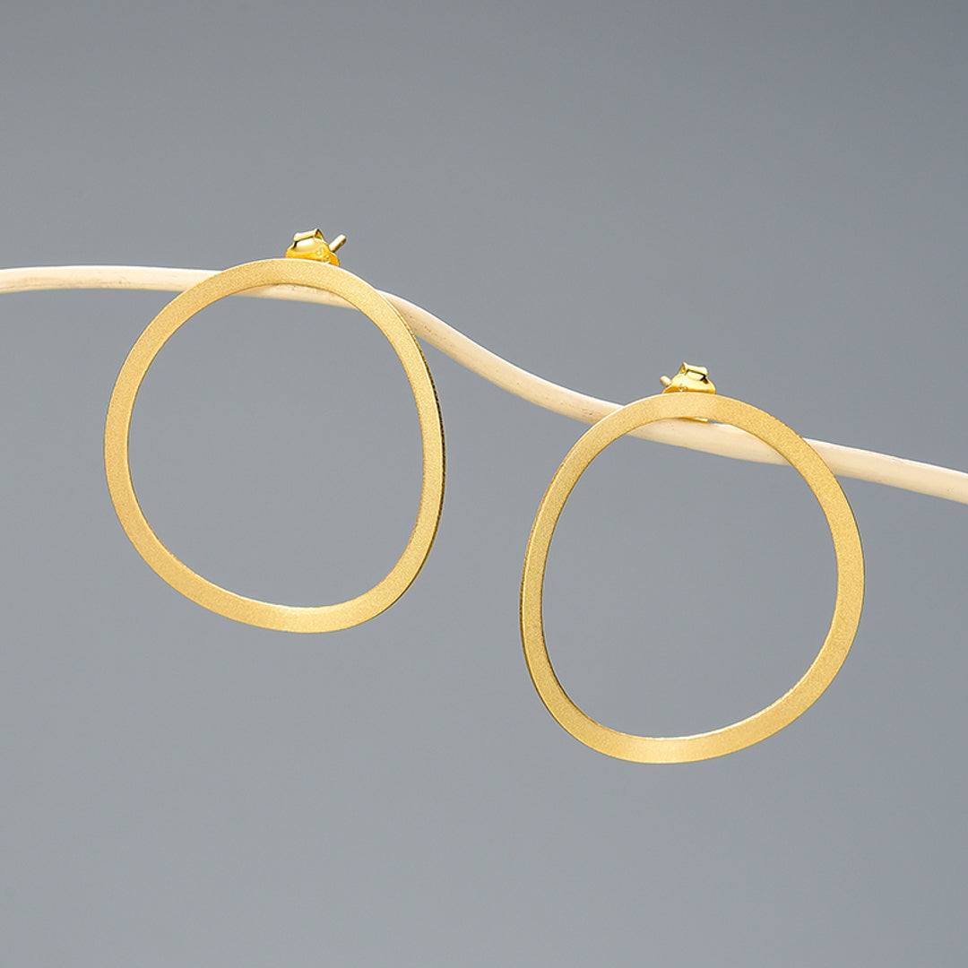 Earrings-With-Slightly-Wavy-Flat-Circle-By-Yonandole_5