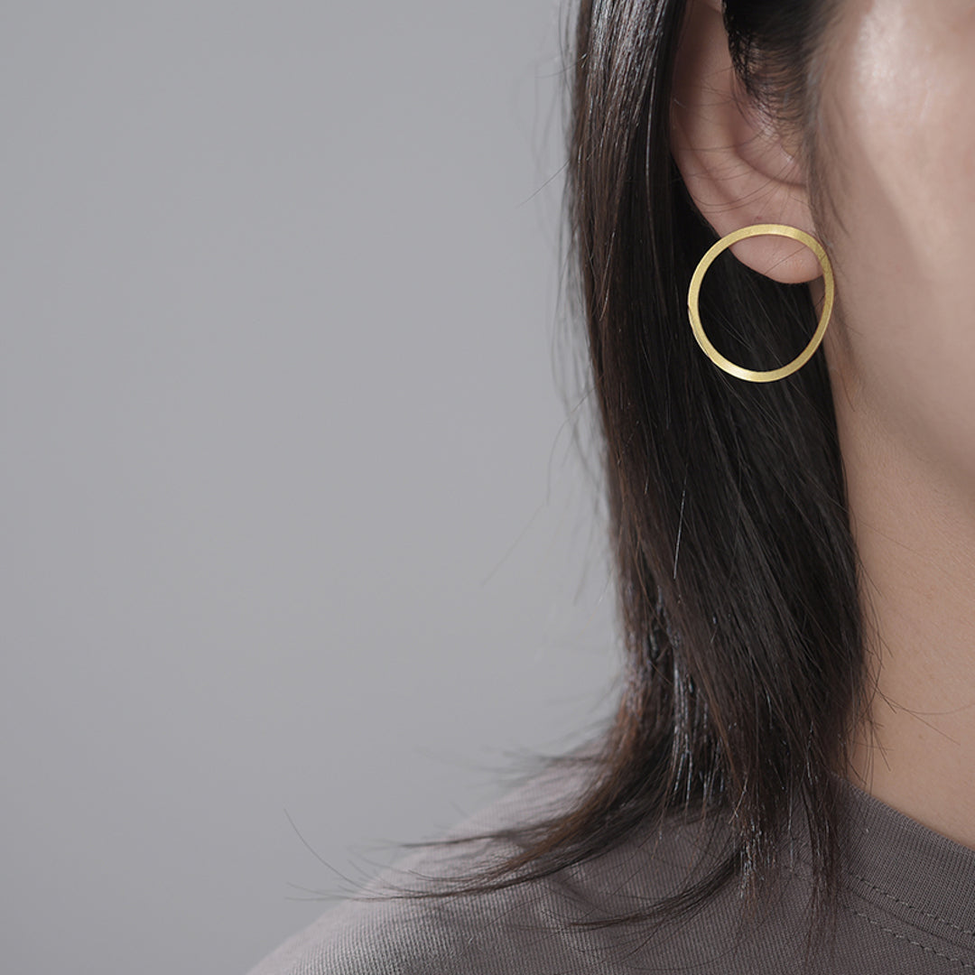 Earrings-With-Slightly-Wavy-Flat-Circle-By-Yonandole_8