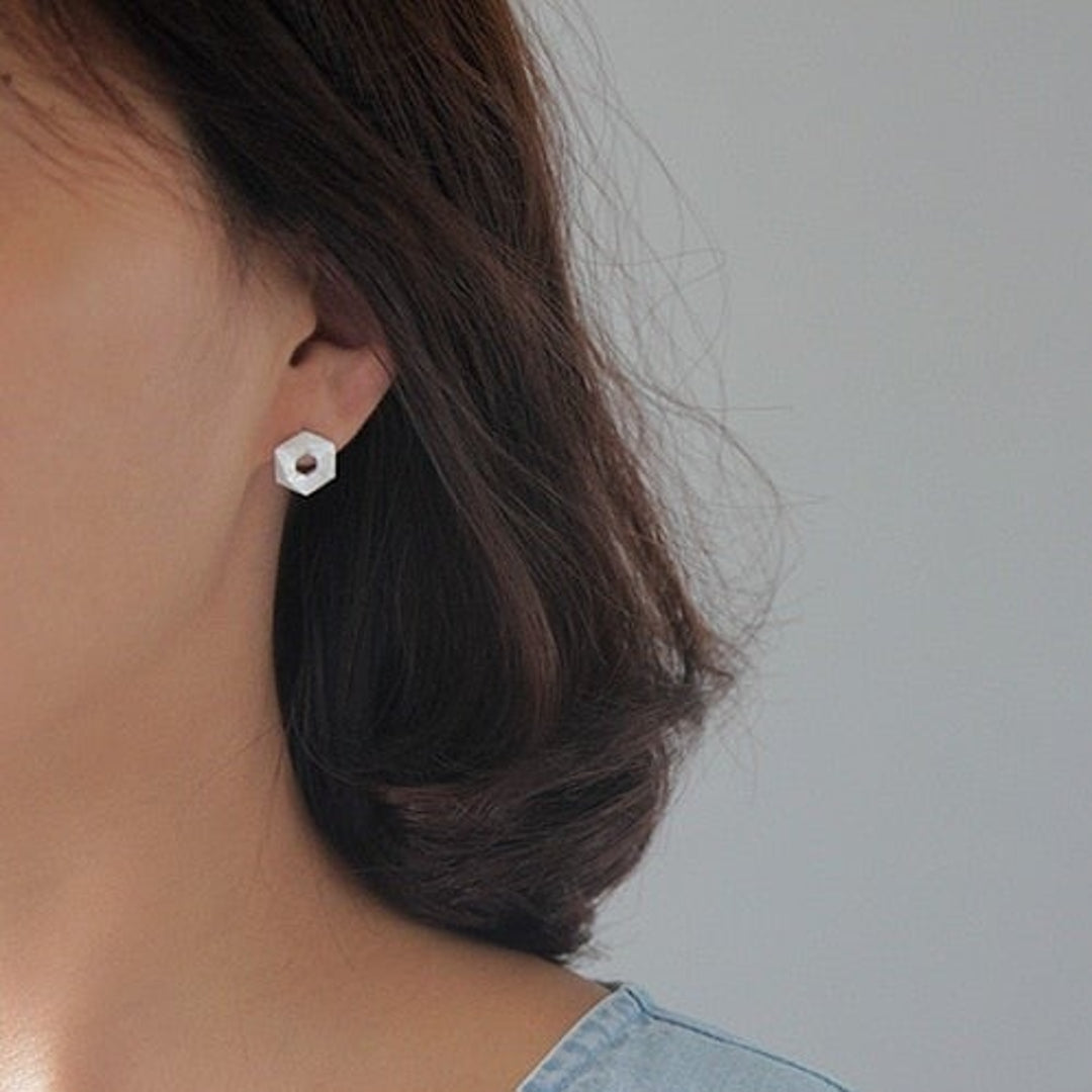 Earrings-With-Stereoscopic-Hexagon-By-Yonandole_3