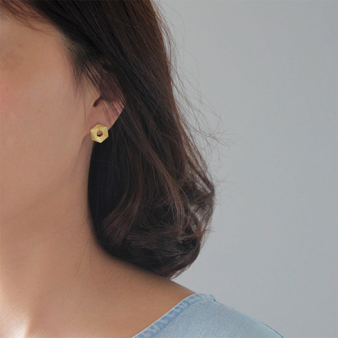 Earrings-With-Stereoscopic-Hexagon-By-Yonandole_5