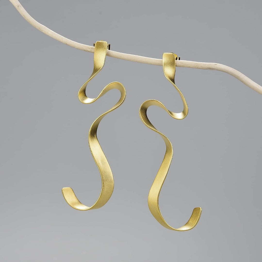 Earrings-With-Wavy-Ribbon-By-Yonandole_4