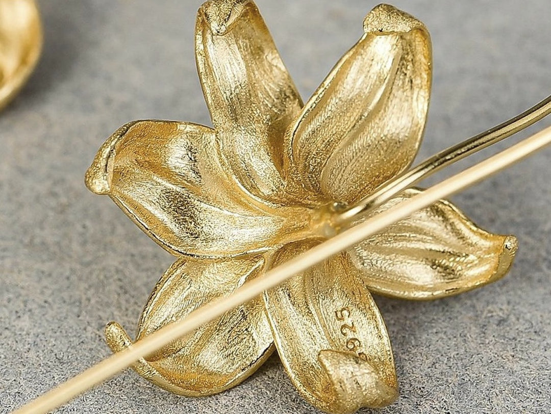 Elegant-Lily-Earrings-By-Yonandole_5