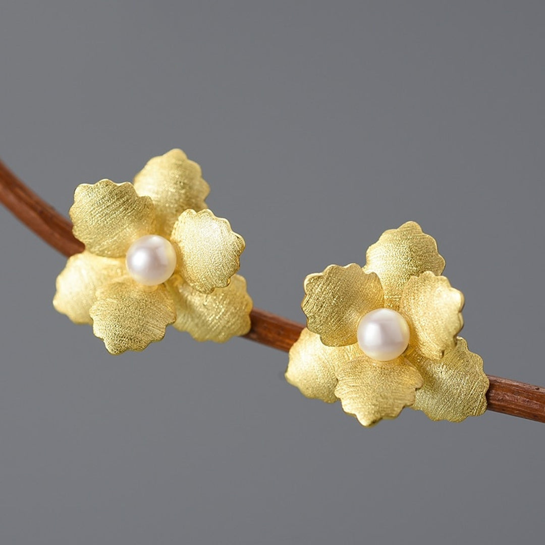 Flower-Earrings-In-3D-Print-Look-By-Yonandole_3b