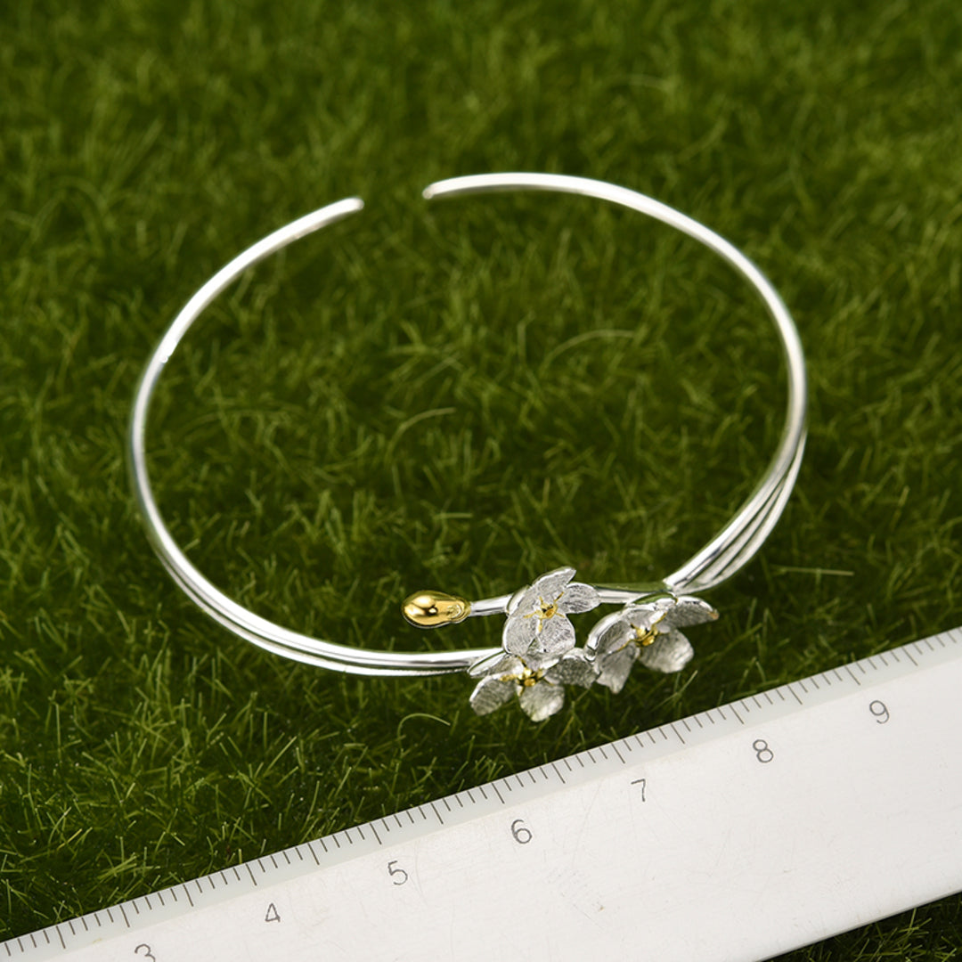 Forget-Me-Not-Bangle-By-Yonandole_2a