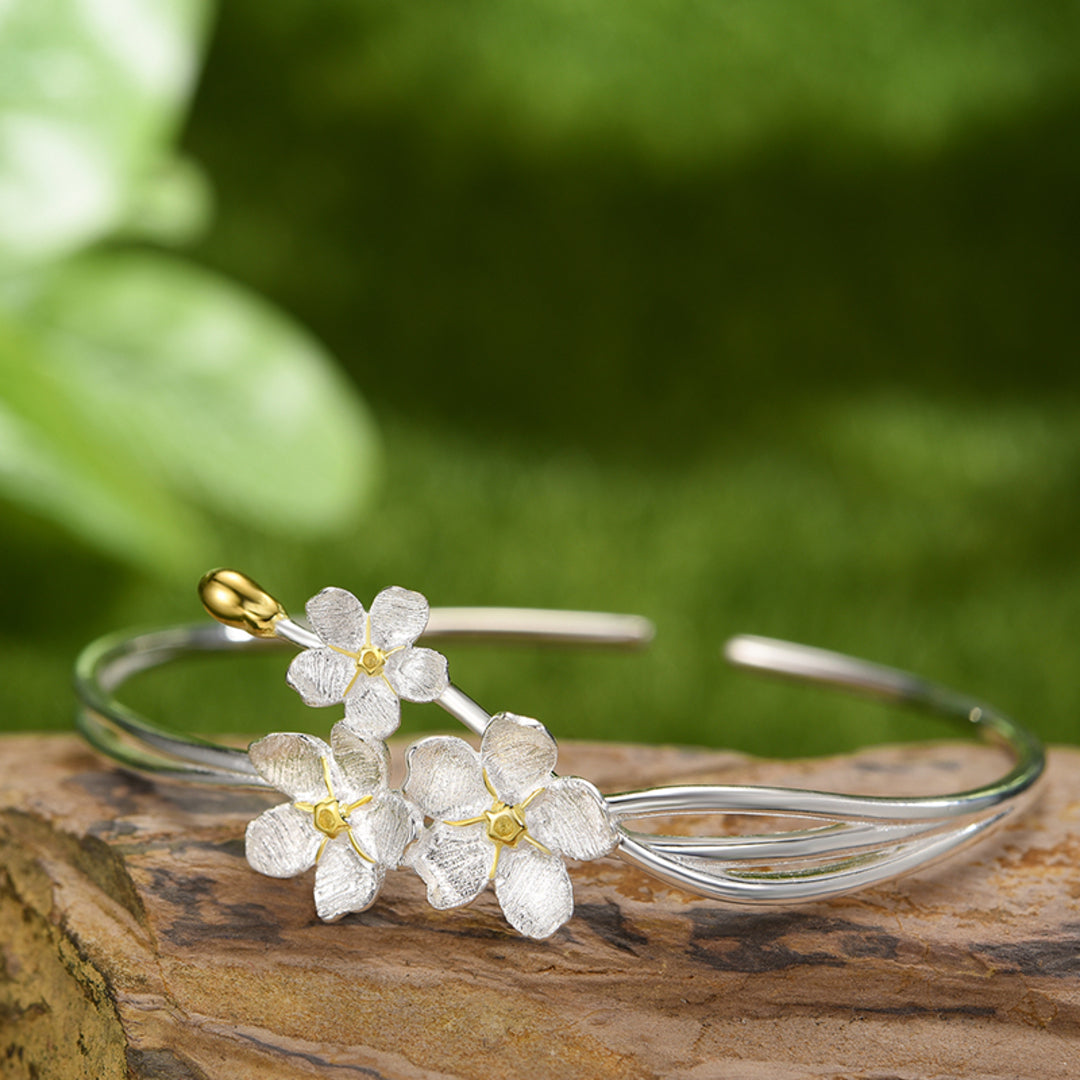 Forget-Me-Not-Bangle-By-Yonandole_3a