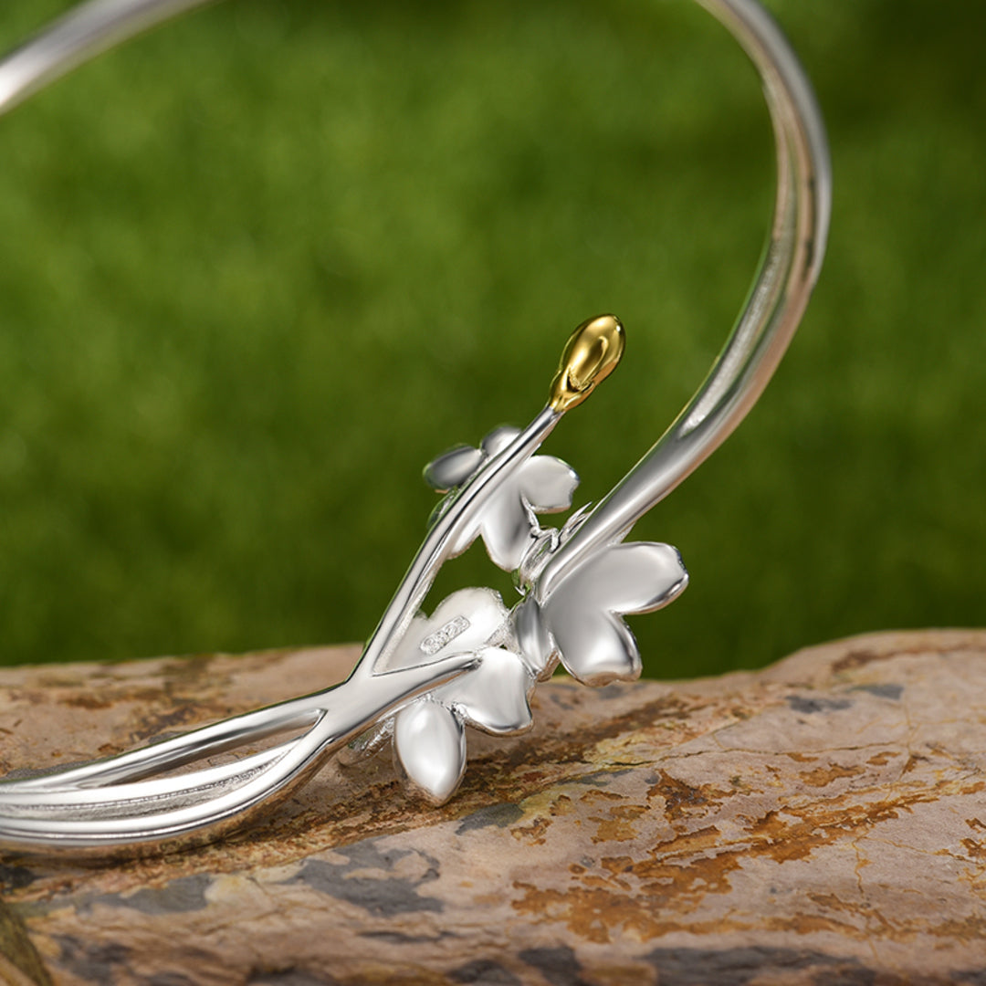 Forget-Me-Not-Bangle-By-Yonandole_4a