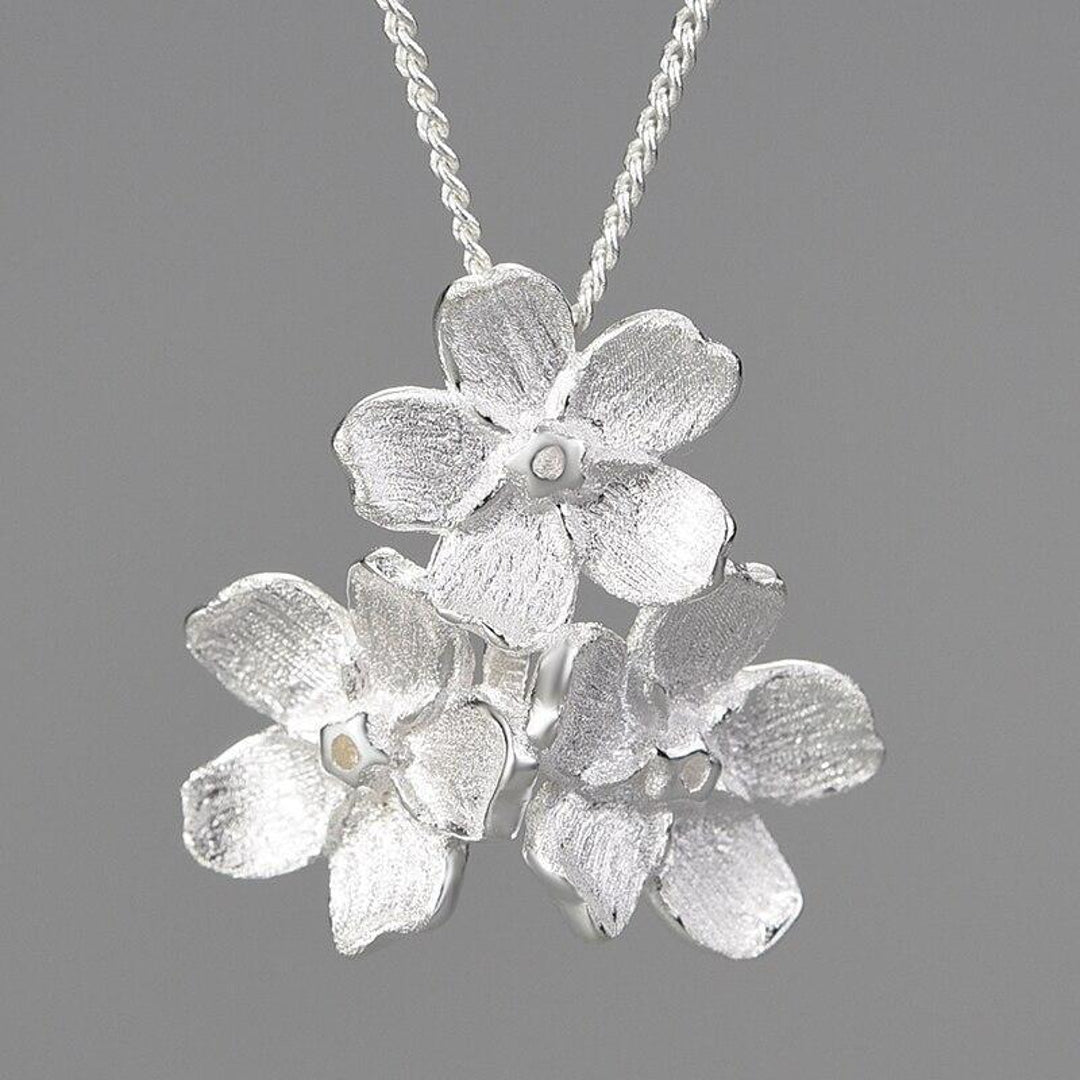 Forget-Me-Not-Pendant-By-Yonandole_3