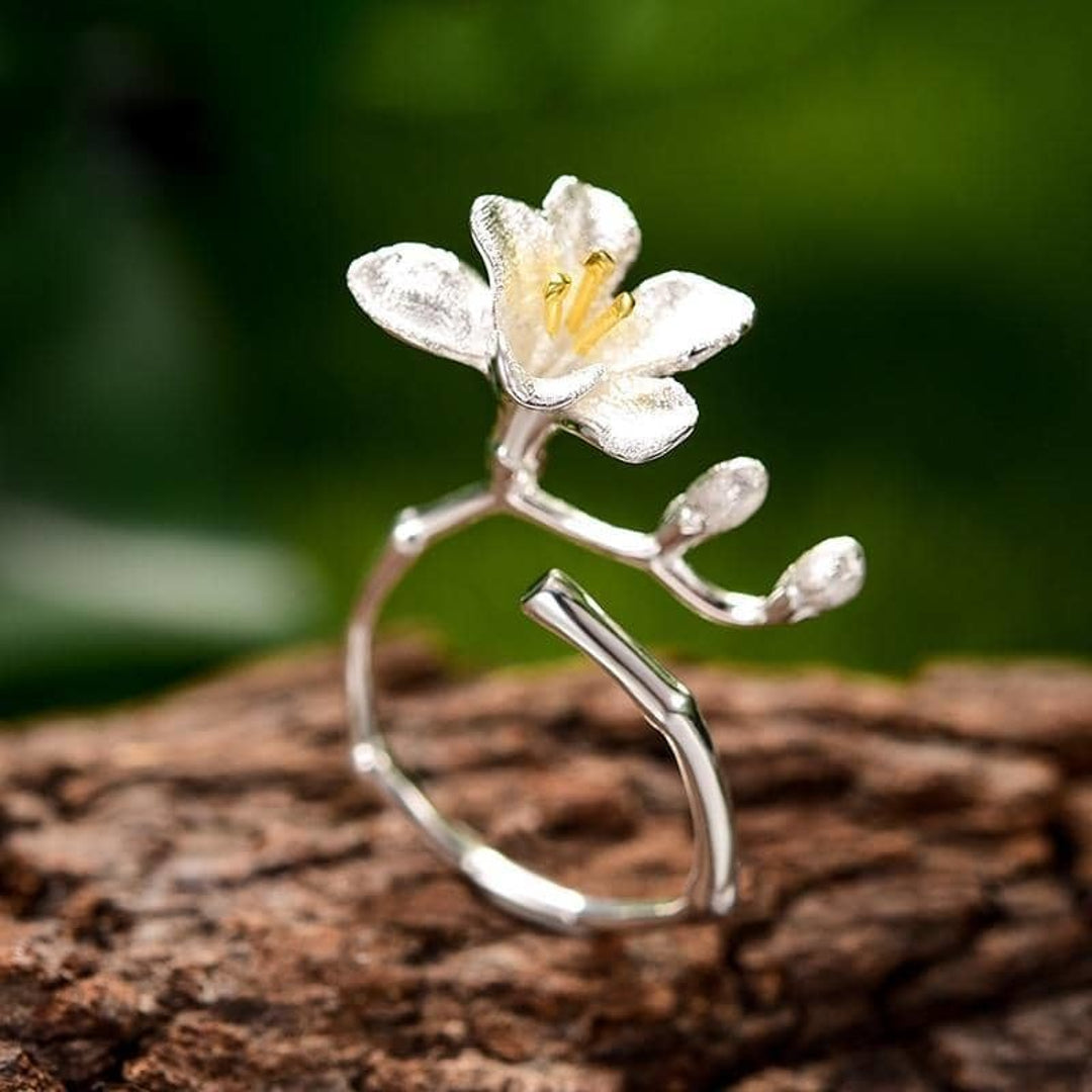 Freesia-Flower-Ring-By-Yonandole_5