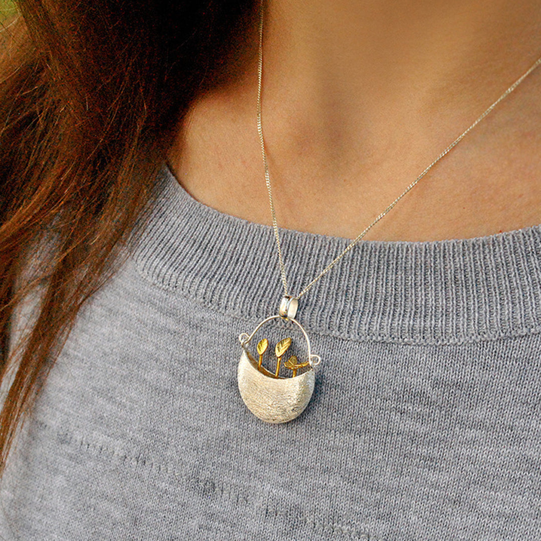 Garden-Bag-Pendant-By-Yonandole_11