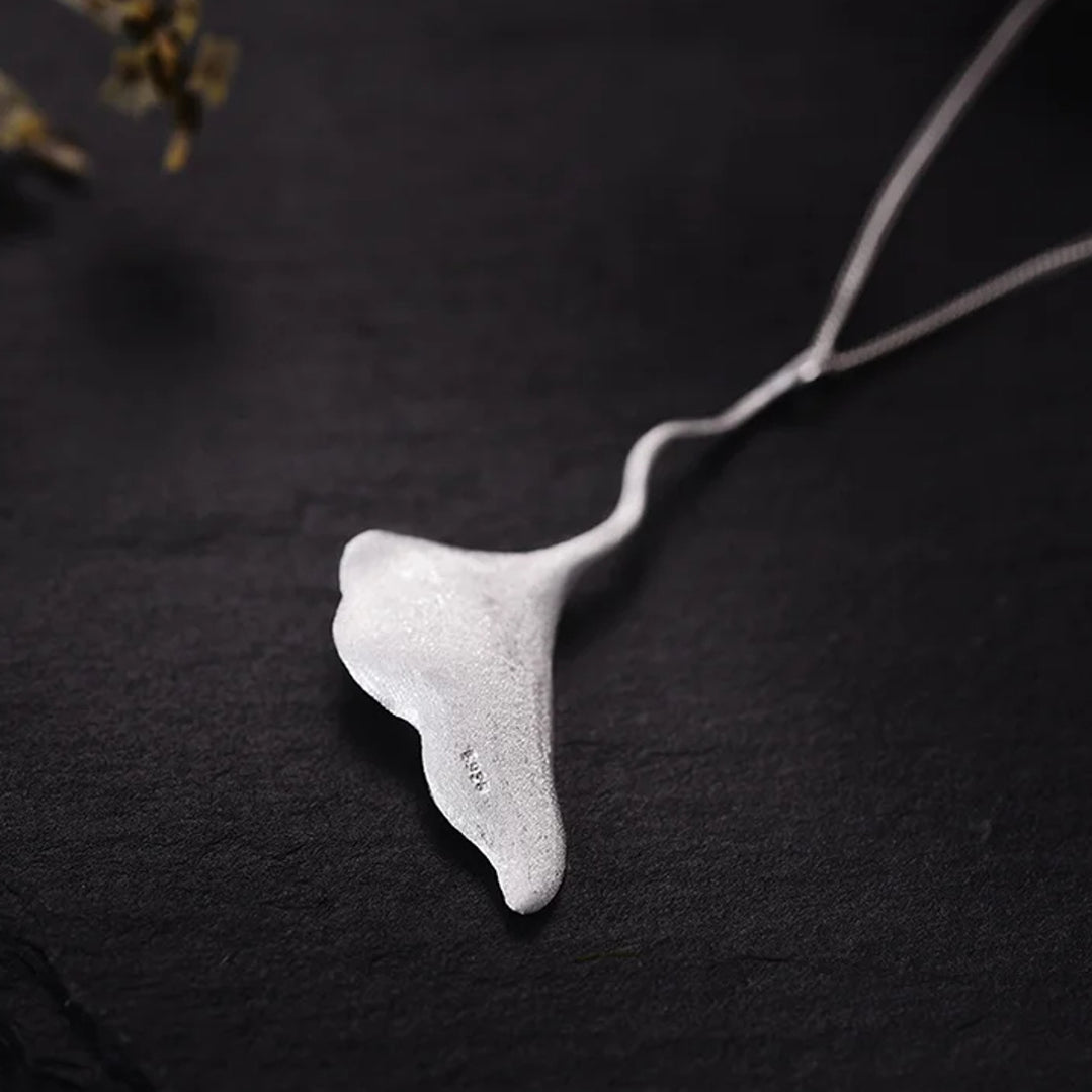 Ginkgo-Leaf-Pendant-By-Yonandole_8
