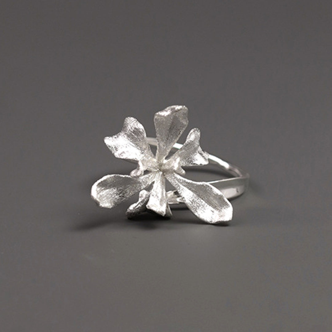 Iris-Flower-Ring-By-Yonandole_2a