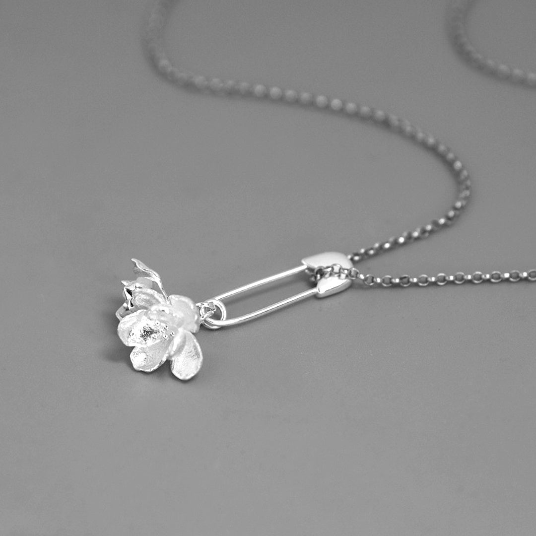Jasmine-Flower-Pendant-By-Yonandole_5