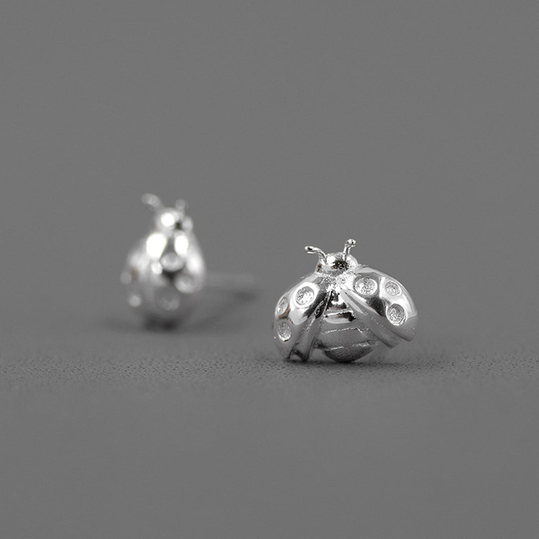 Ladybug-Earrings-By-Yonandole_3