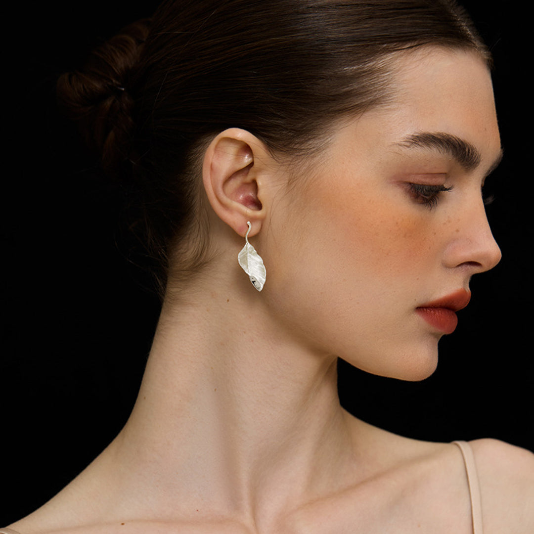 Leaf-Earrings-By-Yonandole_15