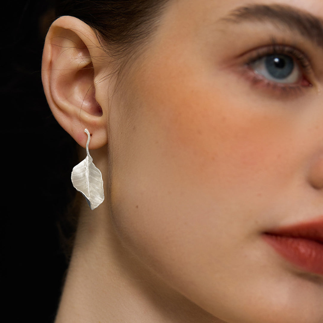 Leaf-Earrings-By-Yonandole_16
