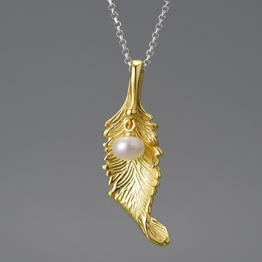 Leaf-Pendant-With-Freshwater-Pearl-By-Yonandole_3