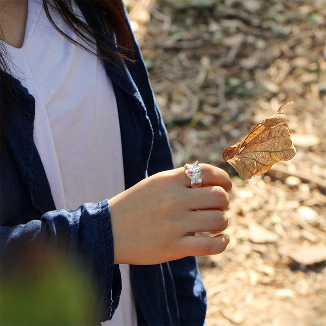 Leaf-Ring-With-Tourmaline-By-Yonandole_11