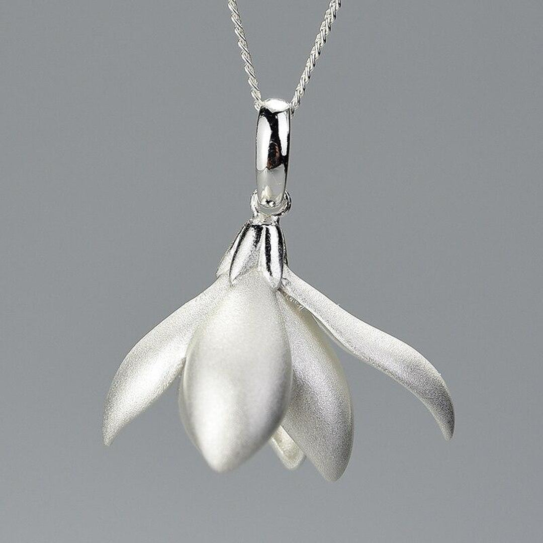 Magnolia-Pendant-By-Yonandole_3