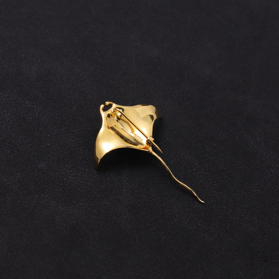 Manta-Ray-Brooch-By-Yonandole_10