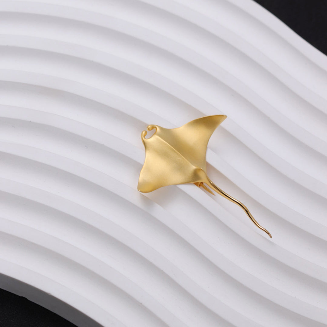 Manta-Ray-Brooch-By-Yonandole_11