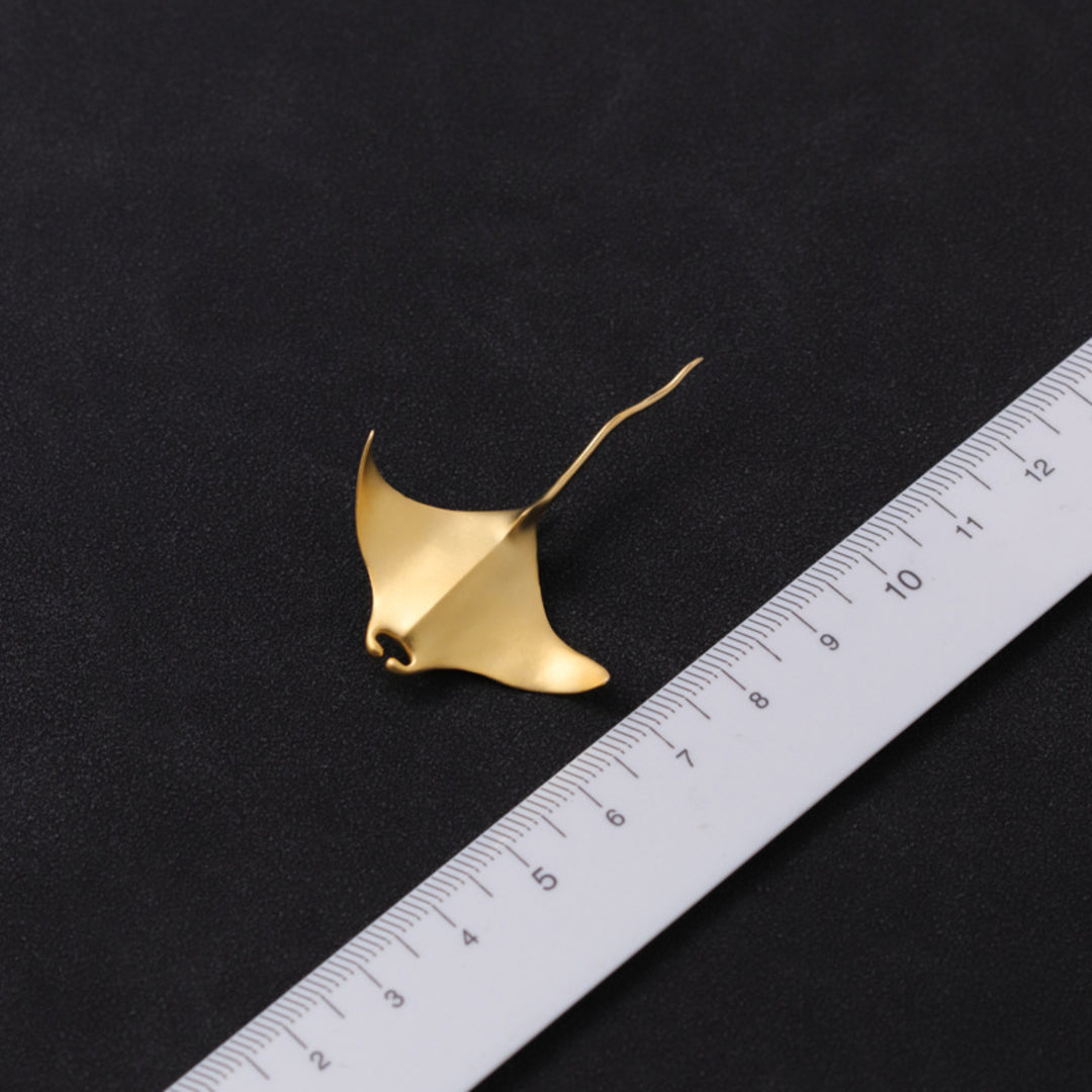 Manta-Ray-Brooch-By-Yonandole_2
