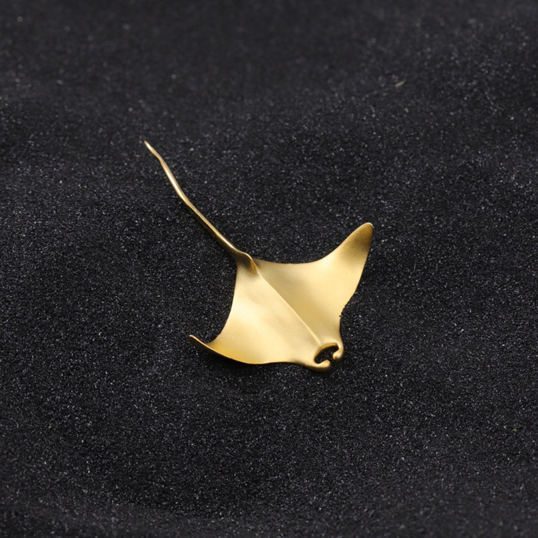 Manta-Ray-Brooch-By-Yonandole_6