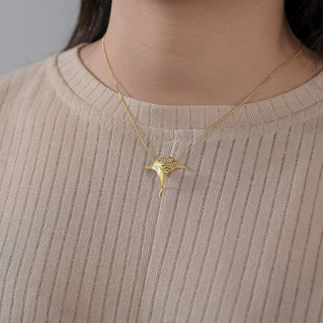 Manta-Ray-Pendant-With-Necklace-By-Yonandole_7