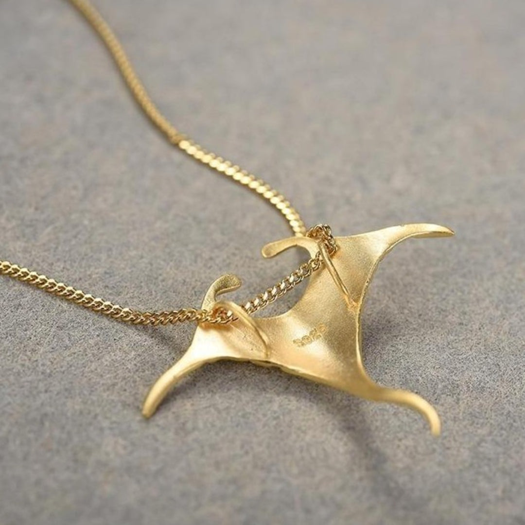 Manta-Ray-Pendant-With-Necklace-By-Yonandole_9