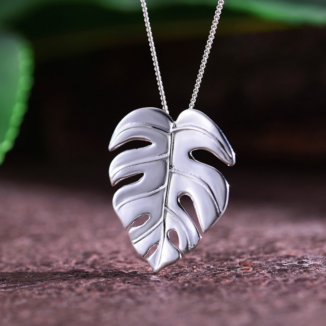 Monstera-Leaf-Pendant-By-Yonandole_3