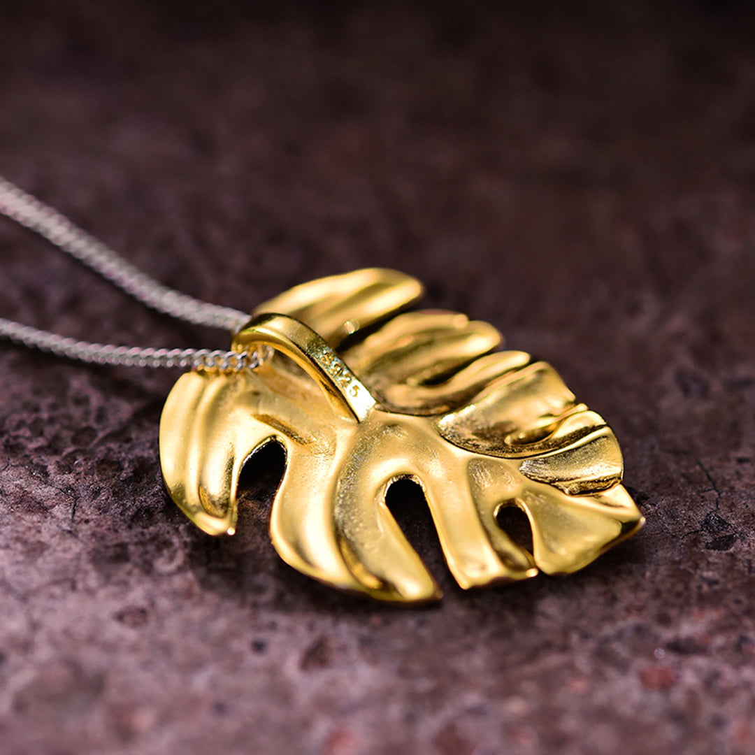 Monstera-Leaf-Pendant-By-Yonandole_6