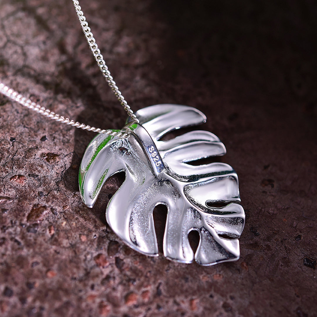 Monstera-Leaf-Pendant-By-Yonandole_8