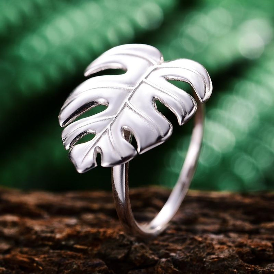 Monstera-Leaf-Ring-By-Yonandole_4