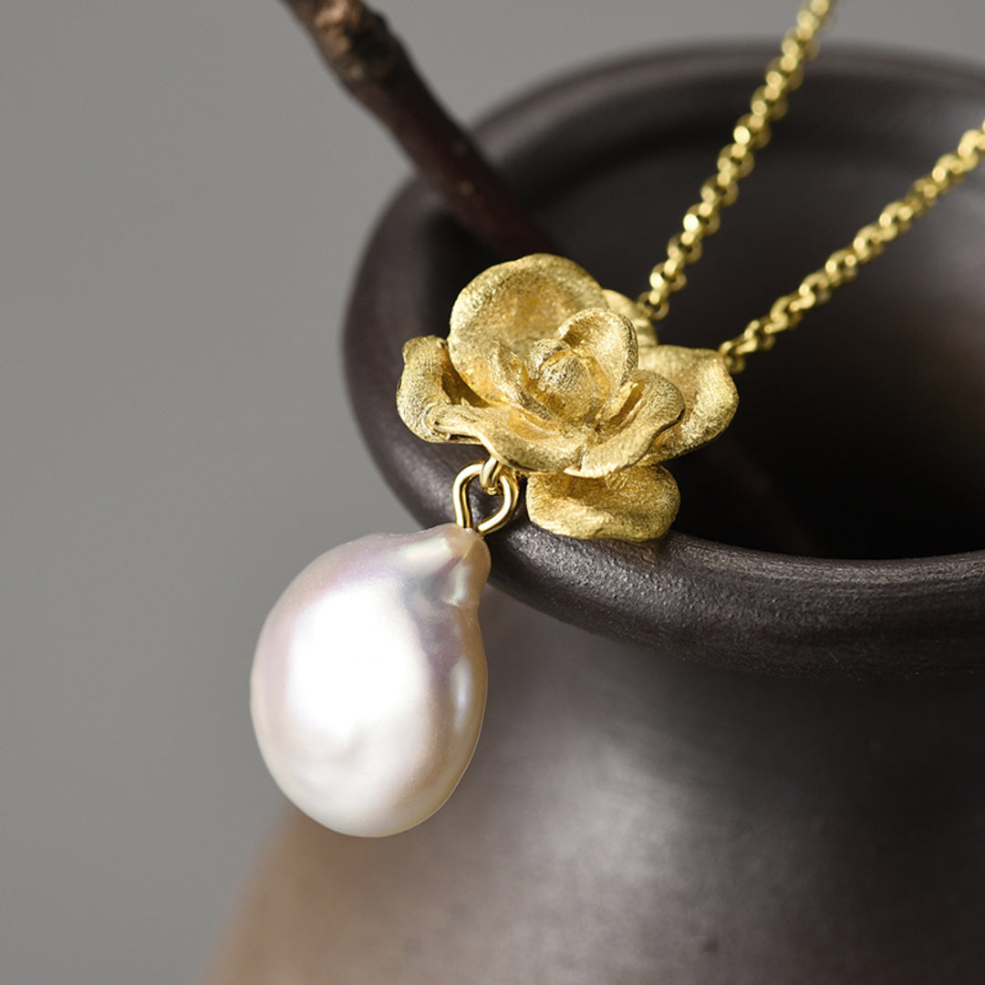 Necklace-And-Camellia-Pendant-With-Baroque-Pearl_By-Yonandole_3