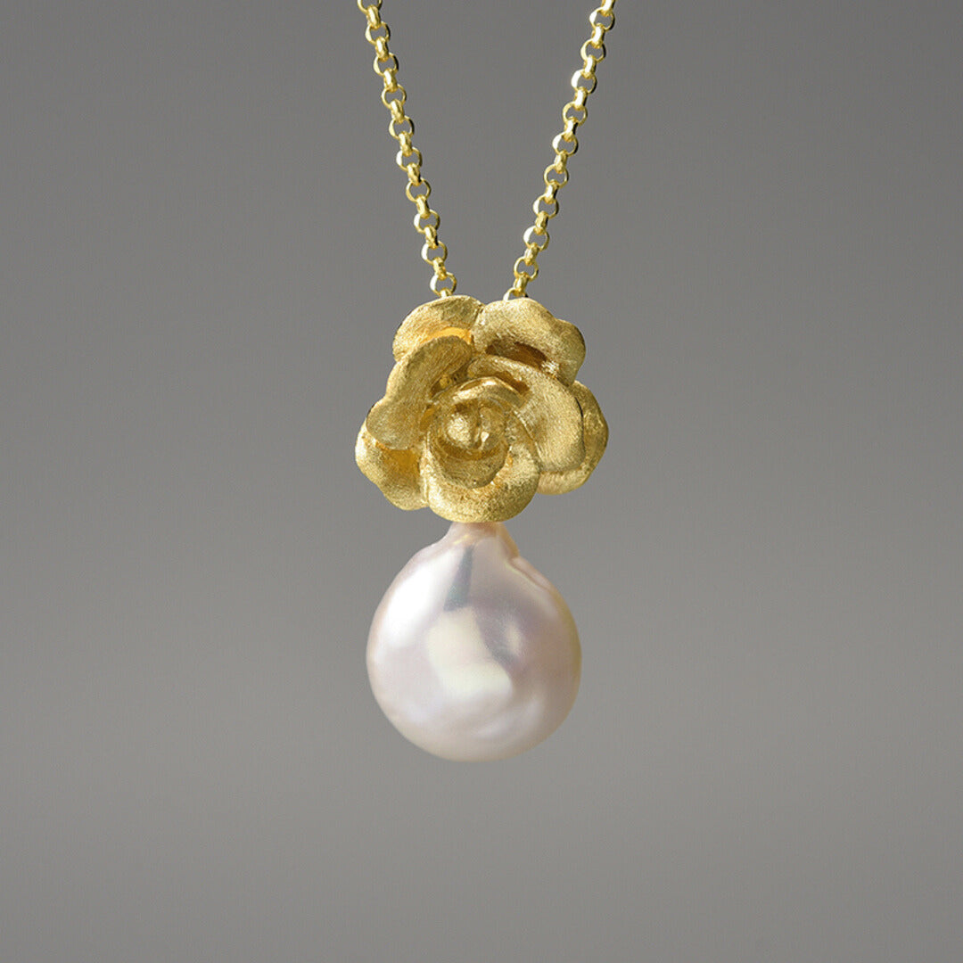 Necklace-And-Camellia-Pendant-With-Baroque-Pearl_By-Yonandole_6