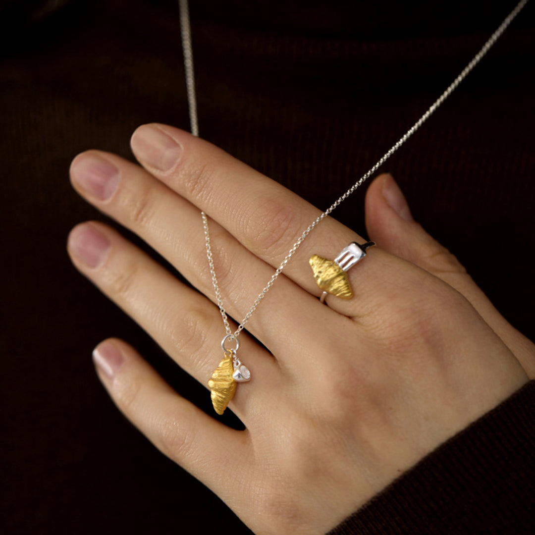 Necklace-With-Croissant-Pendant-By-Yonandole_7