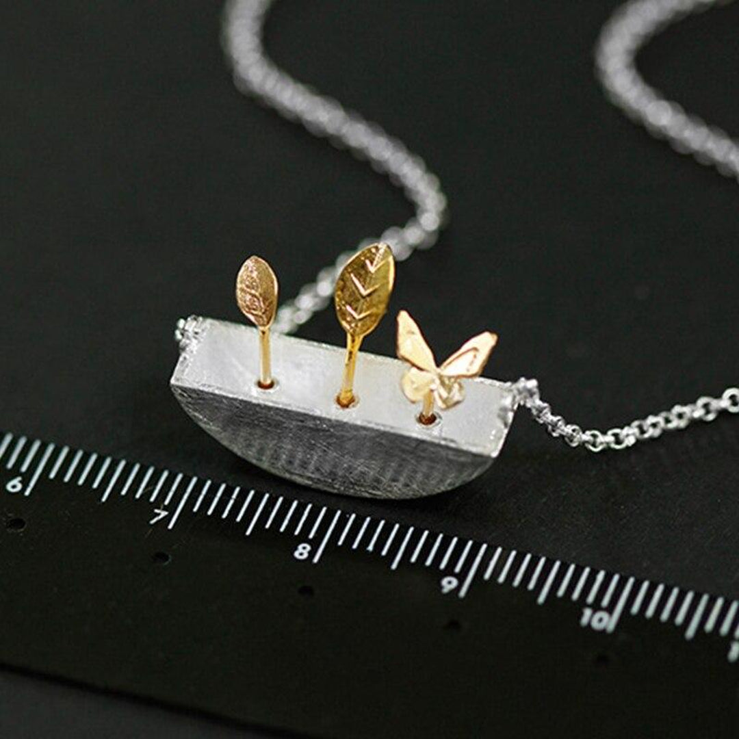 Necklace-With-Flower-Box-Pendant-By-Yonandole_4a