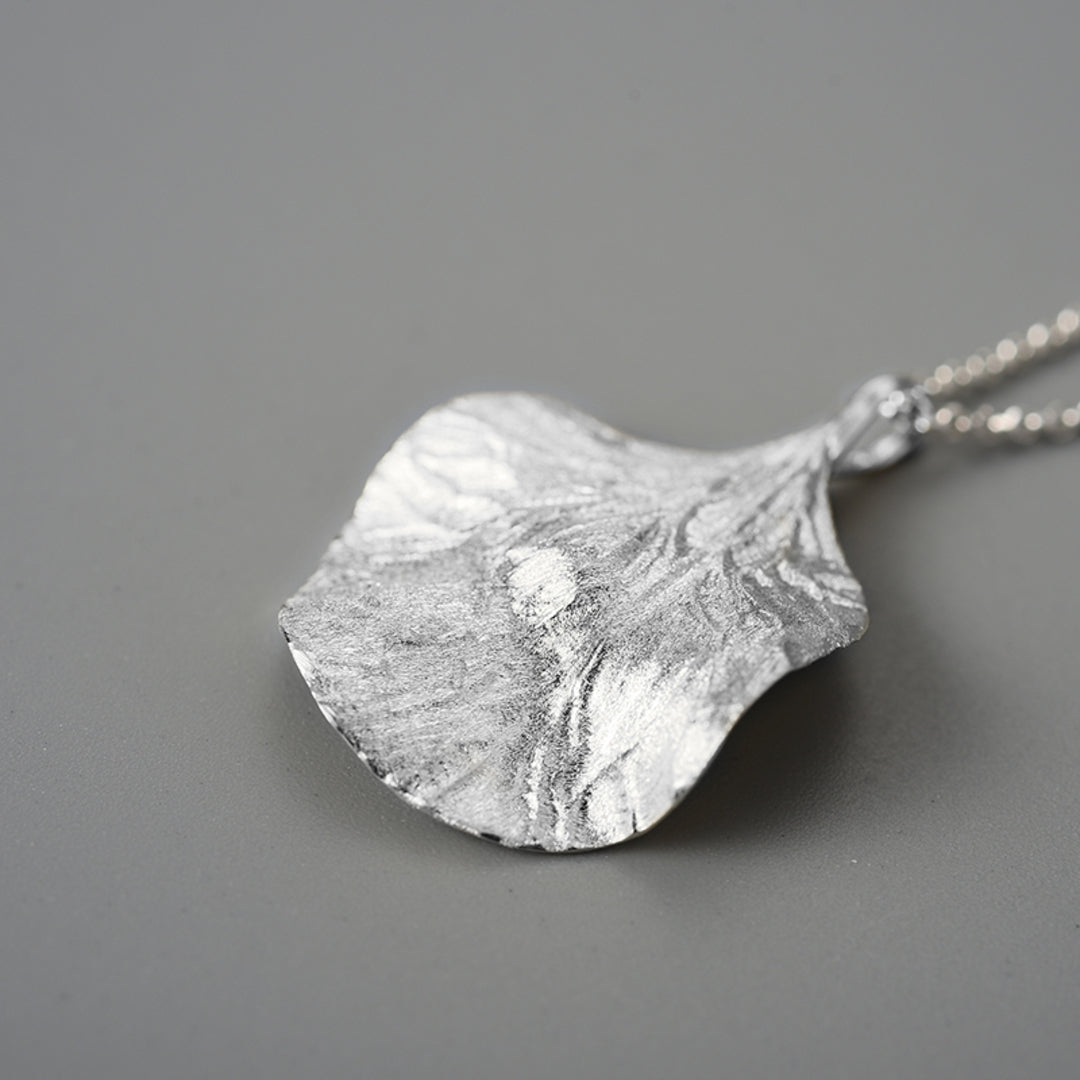 Necklace-With-Leaf-Pendant-By-Yonandole_12a