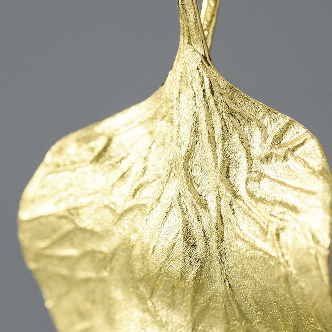 Necklace-With-Leaf-Pendant-By-Yonandole_6a