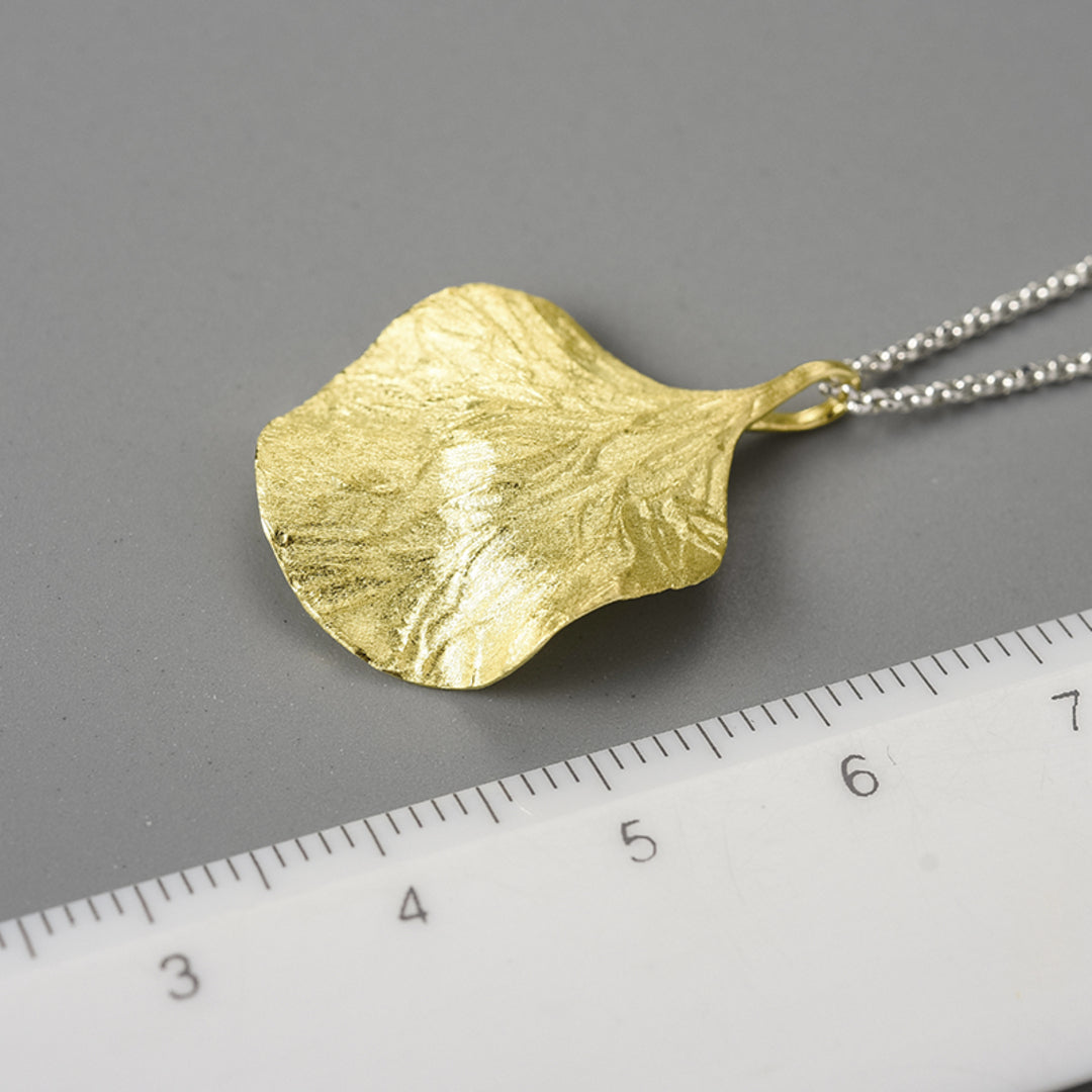 Necklace-With-Leaf-Pendant-By-Yonandole_7a