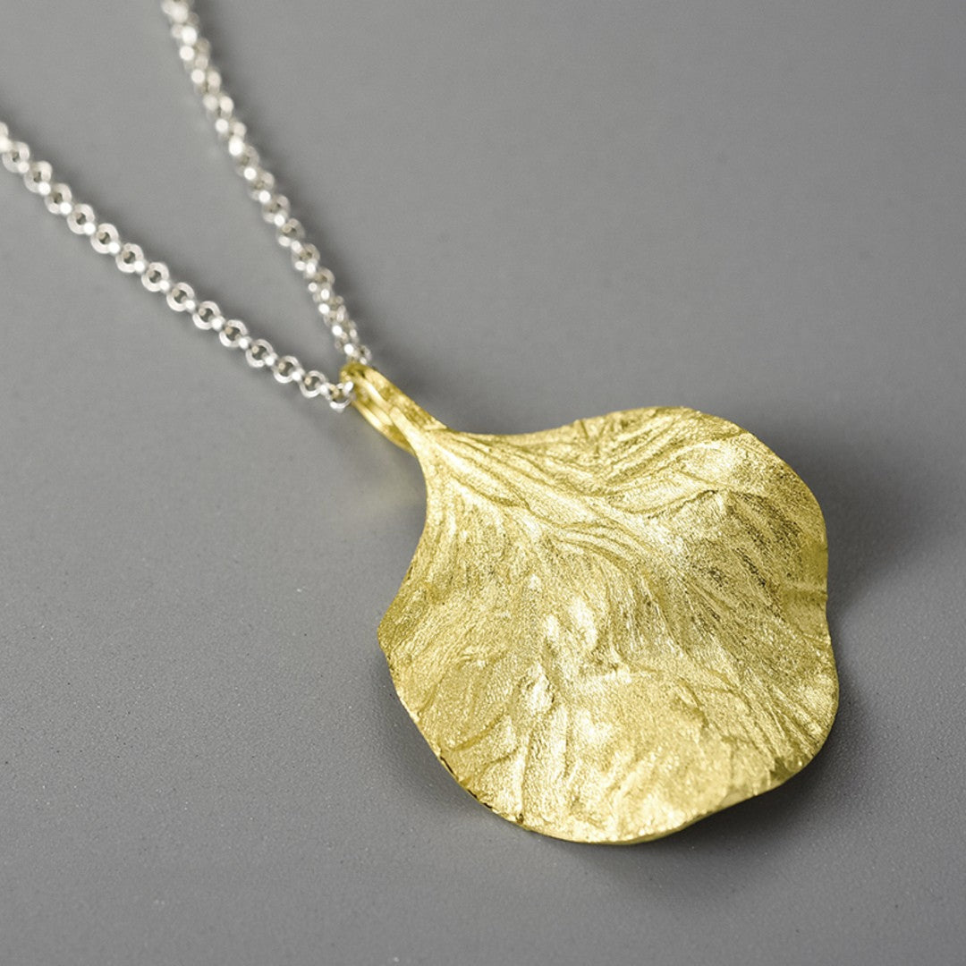 Necklace-With-Leaf-Pendant-By-Yonandole_8a