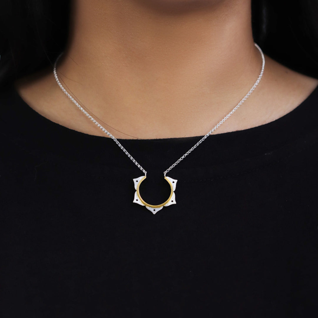Necklace-With-Lotus-Flower-By-Yonandole_11