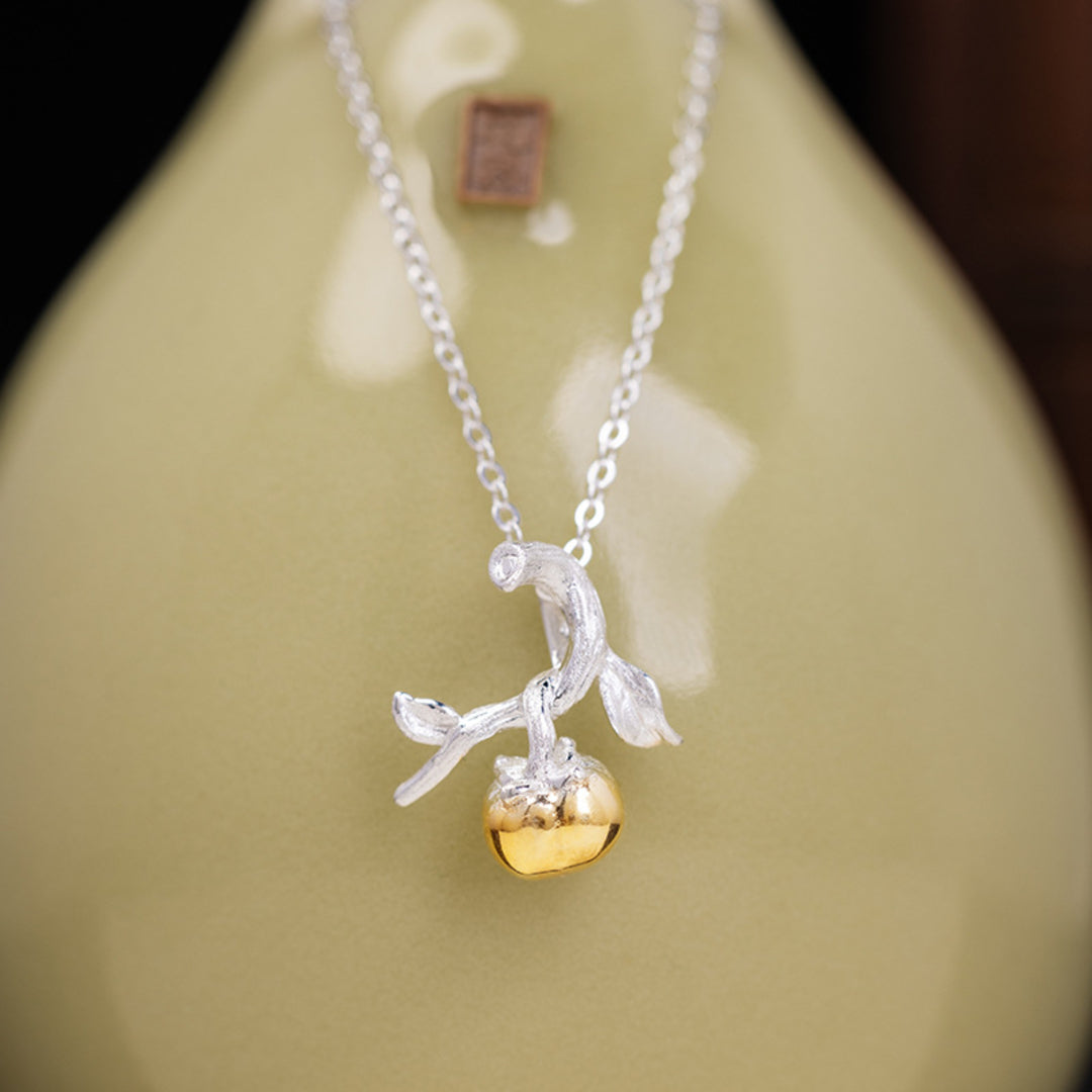 Necklace-With-Persimmon-Pendant-By-Yonandole_4