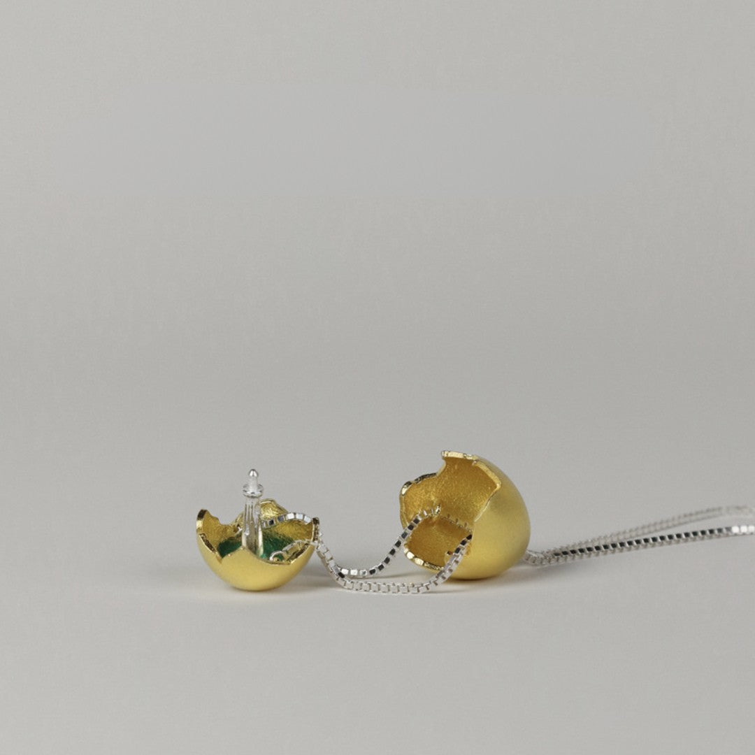 Necklace-With-Surprise-Egg-Pendant-By-Yonandole_12