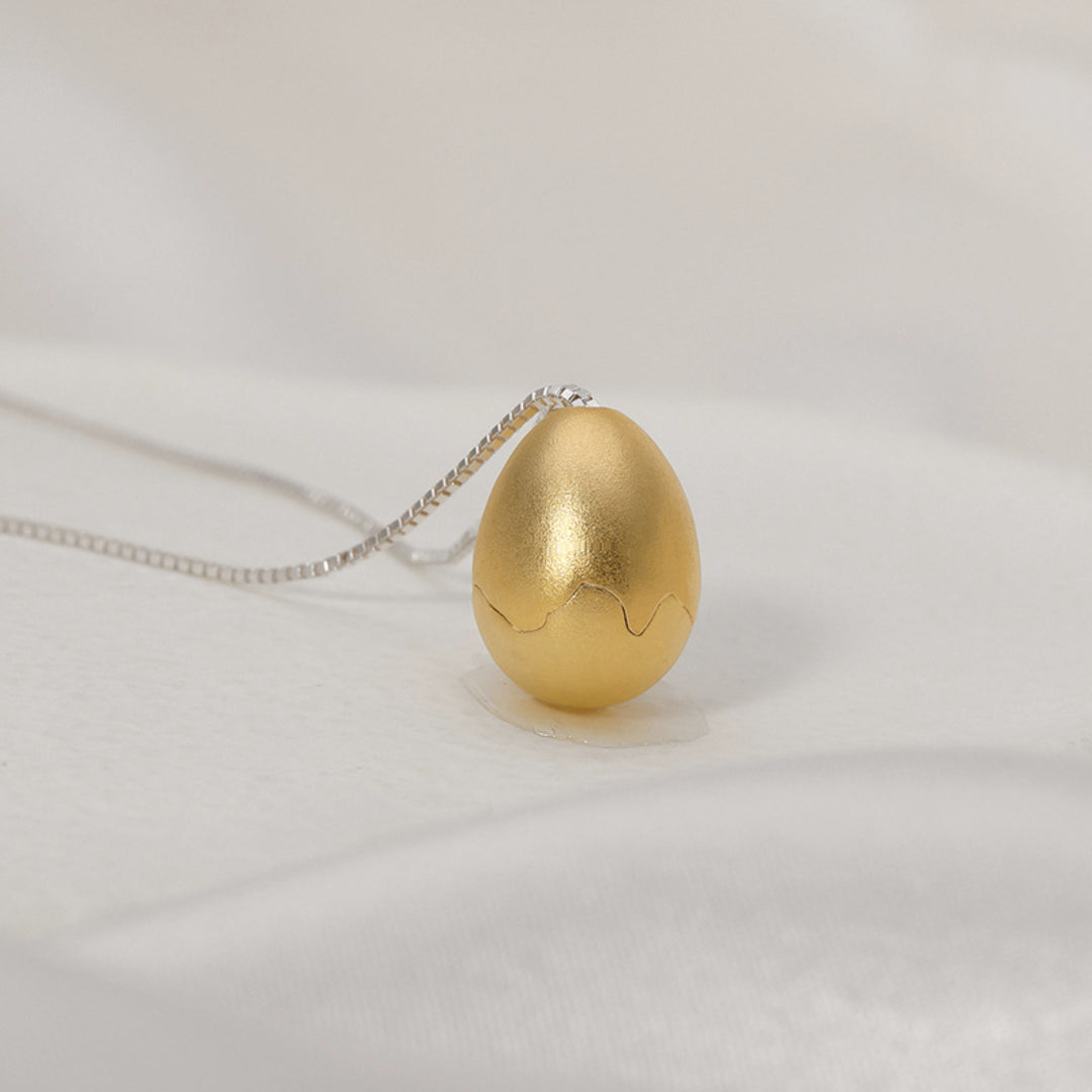 Necklace-With-Surprise-Egg-Pendant-By-Yonandole_3