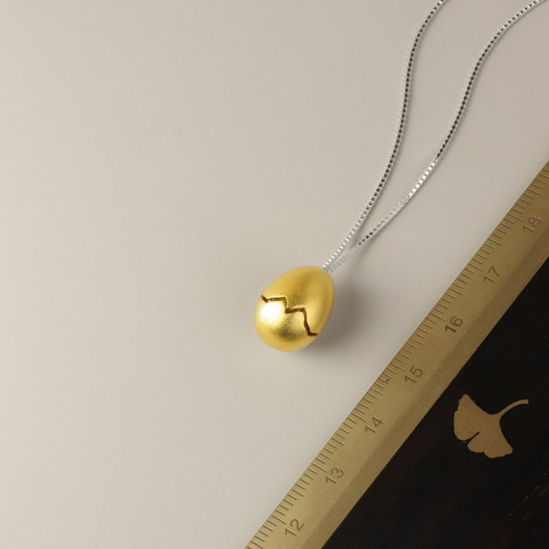 Necklace-With-Surprise-Egg-Pendant-By-Yonandole_7