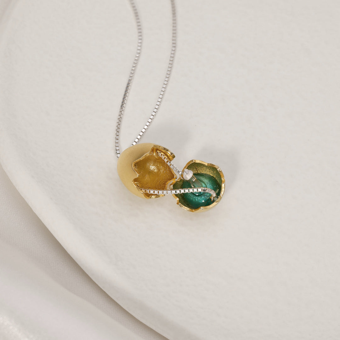 Necklace-With-Surprise-Egg-Pendant-By-Yonandole_9