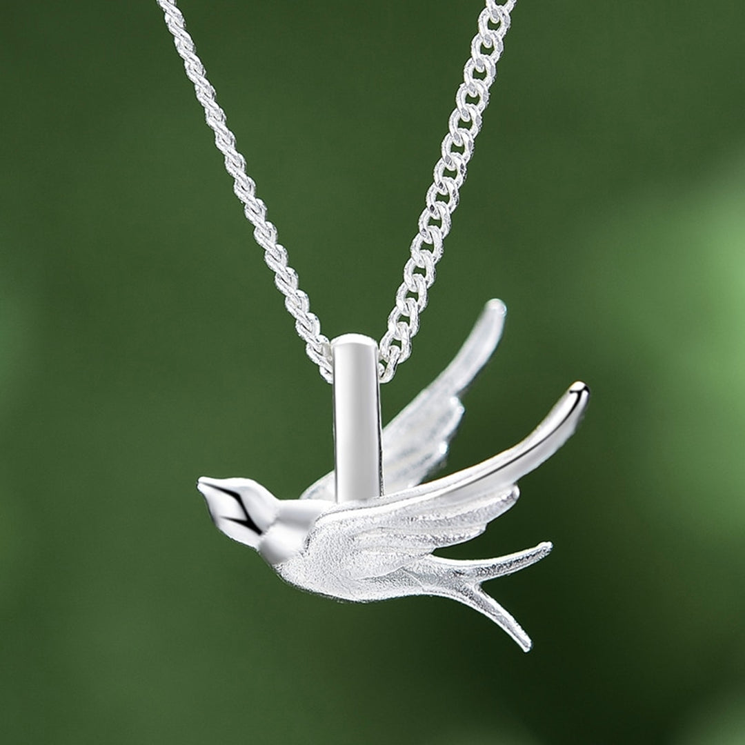 Necklace-With-Swallow-Pendant-By-Yonandole_4
